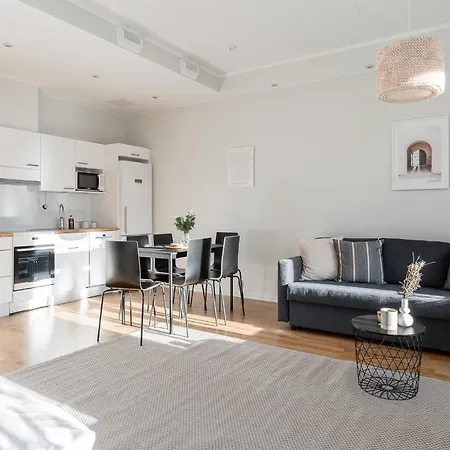 Renovated 1br At Main Square - Sauna & Parking Daire