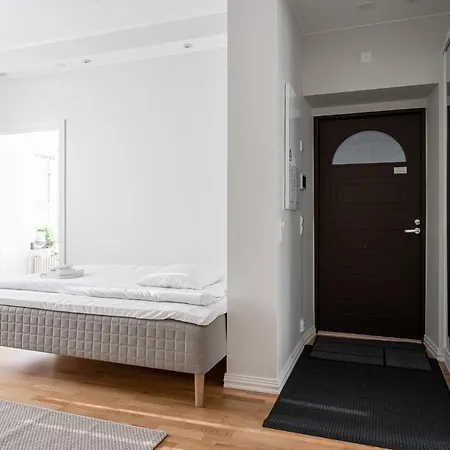 Daire Renovated 1br At Main Square - Sauna & Parking