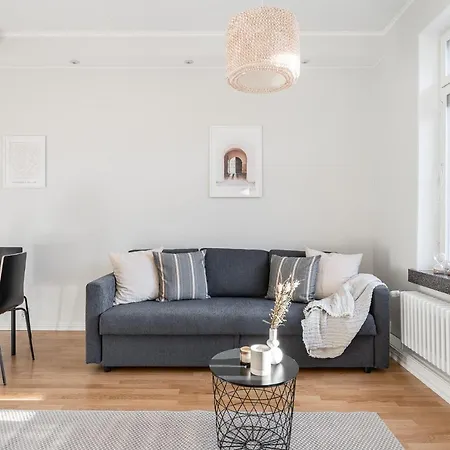 Renovated 1br At Main Square - Sauna & Parking