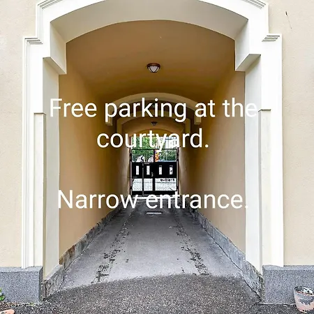Daire Renovated 1br At Main Square - Sauna & Parking
